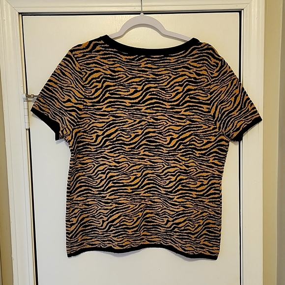 🍁Time and Tru Zebra Print Short Sleeve Sweater - Picture 4 of 4